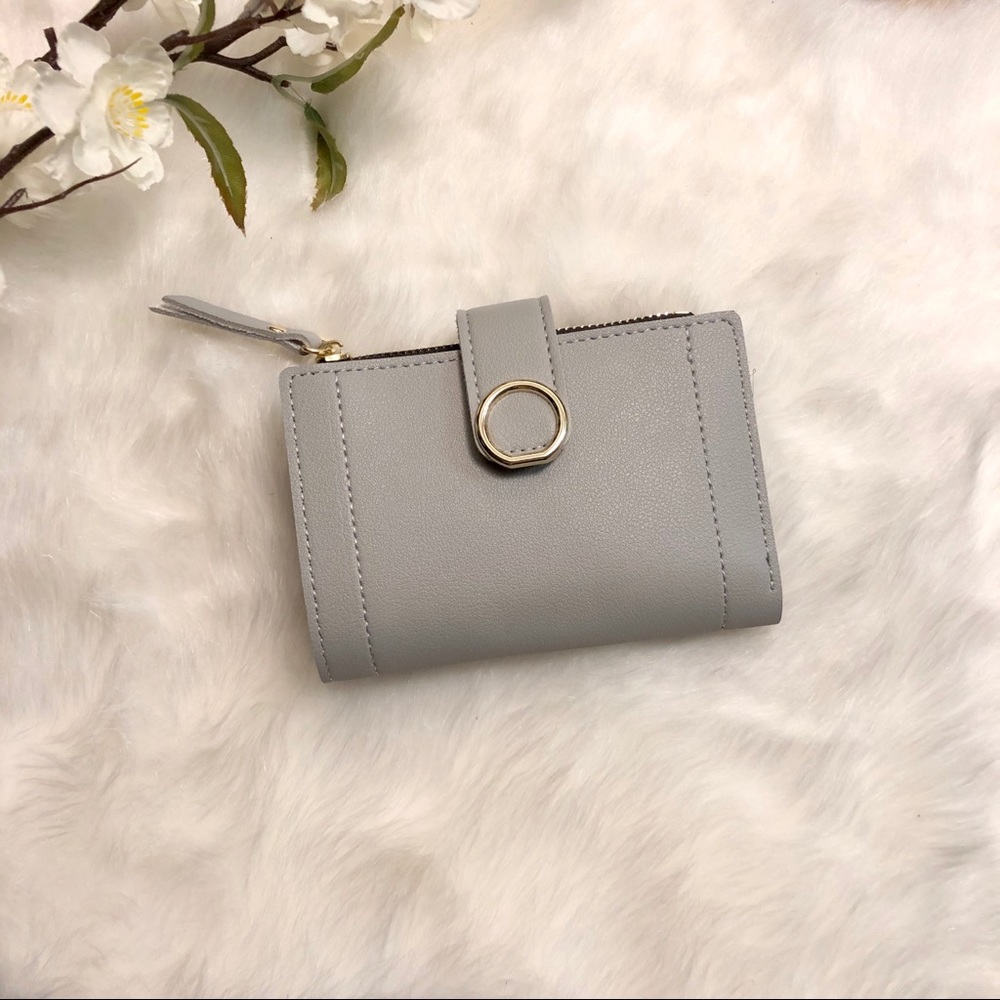 ♦️SOLD ♦️🆕CARRIE Small Trifold Wallet